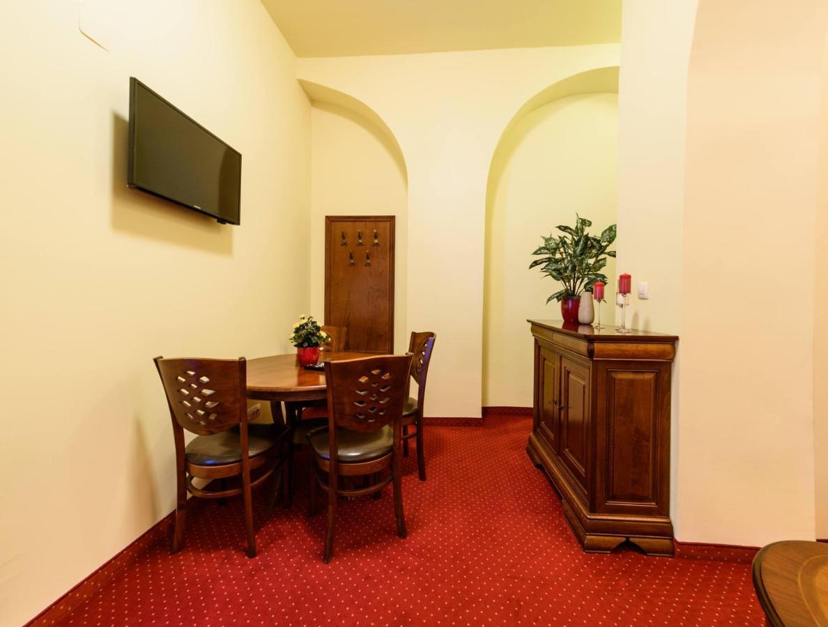 Apartament Baroc Тімішоара Екстер'єр фото