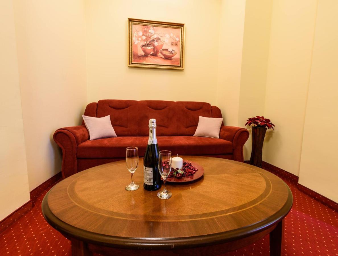 Apartament Baroc Тімішоара Екстер'єр фото