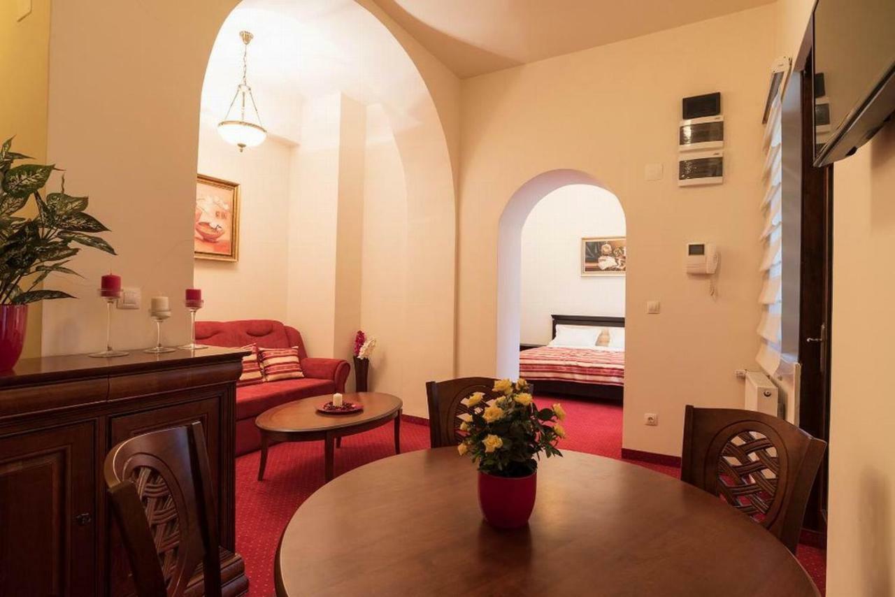 Apartament Baroc Тімішоара Екстер'єр фото